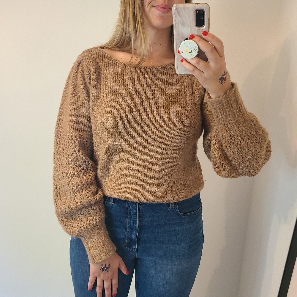 Old Navy Balloon Sleeve Tan Knit Sweater